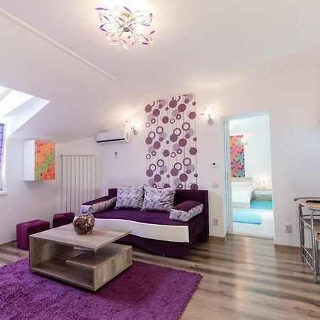 Queen Holiday Apartment Bukarest Eksteriør billede